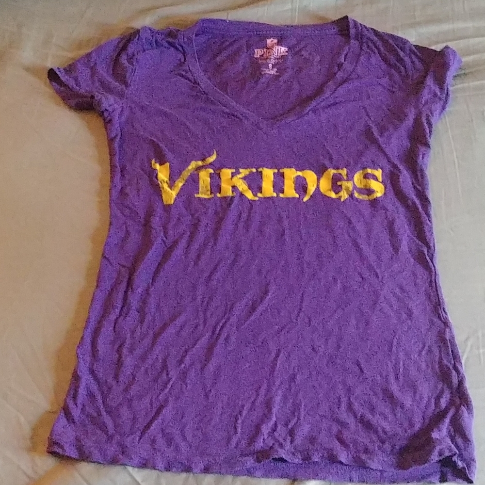 VS Pink MN Vikings tee